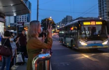 Kierowcy autobusów w Pekinie mają nosić bransoletki monitorujące stan ich emocji