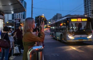 Kierowcy autobusów w Pekinie mają nosić bransoletki monitorujące stan ich emocji