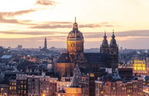 Amsterdam: diecezja musi zamknąć 60 proc. kościołów. Drastyczny spadek...