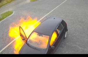 Wybuch w samochodzie po zapaleniu papierosa czyszcząc wnętrze aerozolem