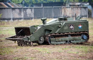 Rosyjski robot rozminowujący zniszczony od miny