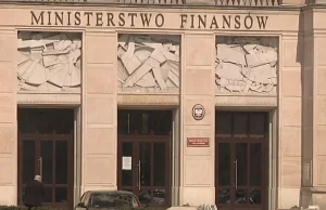 Byli pracownicy MF: prawdziwy deficyt budżetu to 206 mld zł