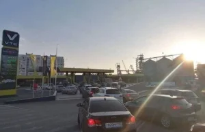 Panika na Krymie. Gigantyczne kolejki na stacjach benzynowych