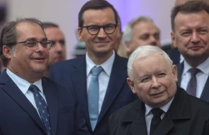 Tylu ministrów nie miał żaden polski rząd. Co trzeci nie ma swojego resortu