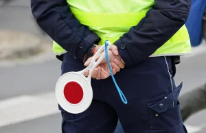 Powiedział policjantom, że "nie ma czasu". Dostał 8 tysięcy złotych mandatu.