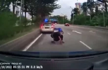 Motocyklista miał naprawdę zły dzień