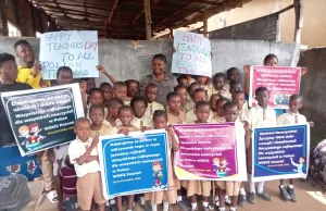 Życzenia od uczniów z nigeryjskiej szkoły ECA dla polskich nauczycieli [foto]