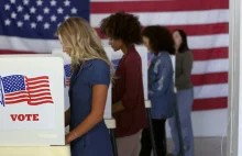 Sondaż przed wyborami w USA: Republikanie z niewielką przewagą