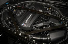 BMW M GmbH nie zrezygnuje z dużych silników jak to zrobił Mercedes-AMG