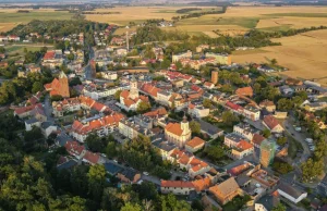 Miasta z zachowanymi średniowiecznymi murami. Najbardziej niedoceniana: Byczyna