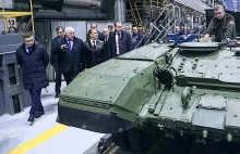 Płaszczyk enkawudzisty, marsowe miny, Miedwiediew żąda dostaw czołgów i grozi