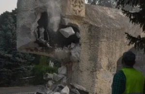 W Nowej Soli zburzyli pomnik ku czci radzieckich żołnierzy.