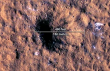 Dzieje się na Marsie! InSight znajduje krater uderzeniowy, bryły lodu oraz magmę