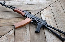 Amerykanie poszukują rosyjskich karabinów AK-74...
