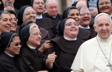 Papież prosi zakonnice i księży, by przestali oglądać filmy dla dorosłych
