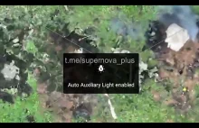 Ukraińcy zrzucają bombę na Rosjan ratujących rannego kolegę [film]