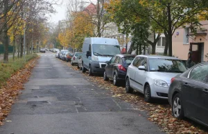 Zlikwidują nawet 1000 miejsc parkingowych. "Usprawnienie ruchu rowerowego"