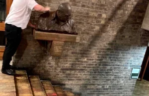 Aktywiści klimatyczni pomalowali farbą pomnik Churchilla