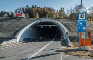 Tunel na zakopiance ma nosić imię Marii i Lecha Kaczyńskich. Choć proponowano...