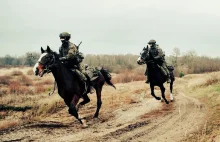 Patrol konny Wojska Polskiego na granicy białoruskiej