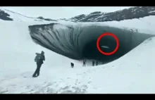 Znany youtuber chciał wejść do jaskini.Na oczach kamery zmiażdżyłago bryła lodu