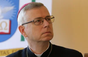 Biskup w Legnicy pozwolił jeść kiełbasę w Święto Niepodległości