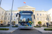 NesoBus - polski autobus wodorowy. Naładujesz w nim smartfona! Chcesz pojeździć?