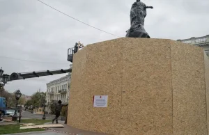 Władze Odessy zasłoniły pomnik carycy Katarzyny II