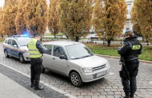 06.04.2020 Policja wystawia mandaty po 500zł za mycie auta na myjni :)