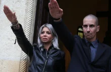 Piewcy Mussoliniego: Giorgia Meloni wygrała dzięki nam, niech teraz spłaca dług