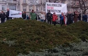 Obywatele RP wyniesieni z Marszu Niepodległości. Policja komentuje zajście