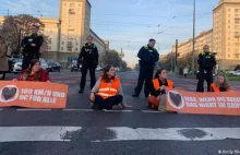 Berlin: Klimatyczni aktywiści paraliżują pracę policji