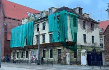 Dawna siedziba Banku Śląskiego straszy przechodniów w centrum Wrocławia