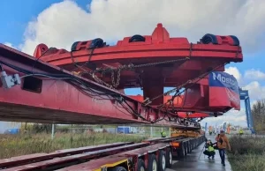 Postój na A4 specjalnej maszyny do drążenia tunelu drogi ekspresowej S19