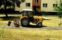 Nachlał się i przyjechał jeszcze po skrzynkę piwa. Traktor bez przeglądu