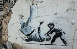 Banksy jest w Ukrainie. Zamienia ruiny w dzieła sztuki!