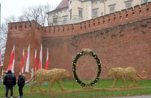 Pierwsze ozdoby świąteczne już pod Wawelem. Podobnie jak przed rokiem