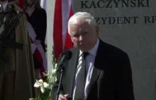 Dość kultu Lecha Kaczyńskiego! Smoleńsk będzie "religią państwową"?