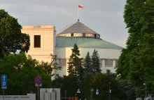 Stało się. Sejm przyjął ustawę rozluźniającą regułę wydatkową