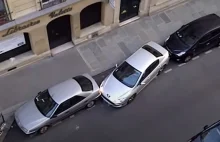 Francuskie parkowanie. Tam zderzaki są od zderzania.