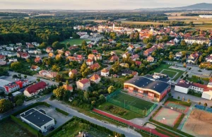 Małe miasteczka wrócą do łask? Różnice cen mieszkań względem metropolii są...