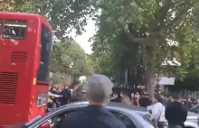 Londyn. Zamieszki w kontekście Iranu. Rozbrojona policja bezradna.
