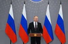 Rosyjska gospodarka oficjalnie w recesji, bo sankcje "zaczynają gryźć"