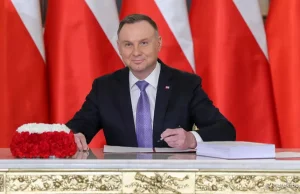 Prezydent podpisał ustawę przedłużającą kadencję samorządów do 30.IV.2024