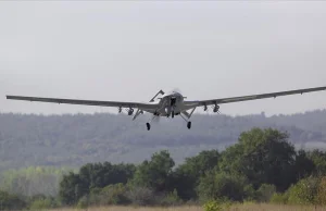 Bayraktar TB2 ma uzyskać zdolność zwalczania dronów kamikaze i samolotów.