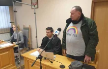 Janusz Ziętkiewicz skazany za napis „j...ć PiS” na koszulce. Będzie apelacja