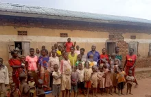 Poznaj Ugandyjczyka, który ma 12 żon i 102 dzieci