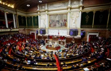 Francja dodała prawo do aborcji do swojej Konstytucji