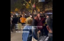 Chiny: dziennikarz relacjonujący protesty aresztowany "dla własnego dobra"
