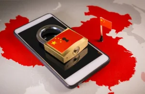 Policja w Chinach losowo zatrzymuje obywateli i usuwa im zdjęcia oraz aplikacje